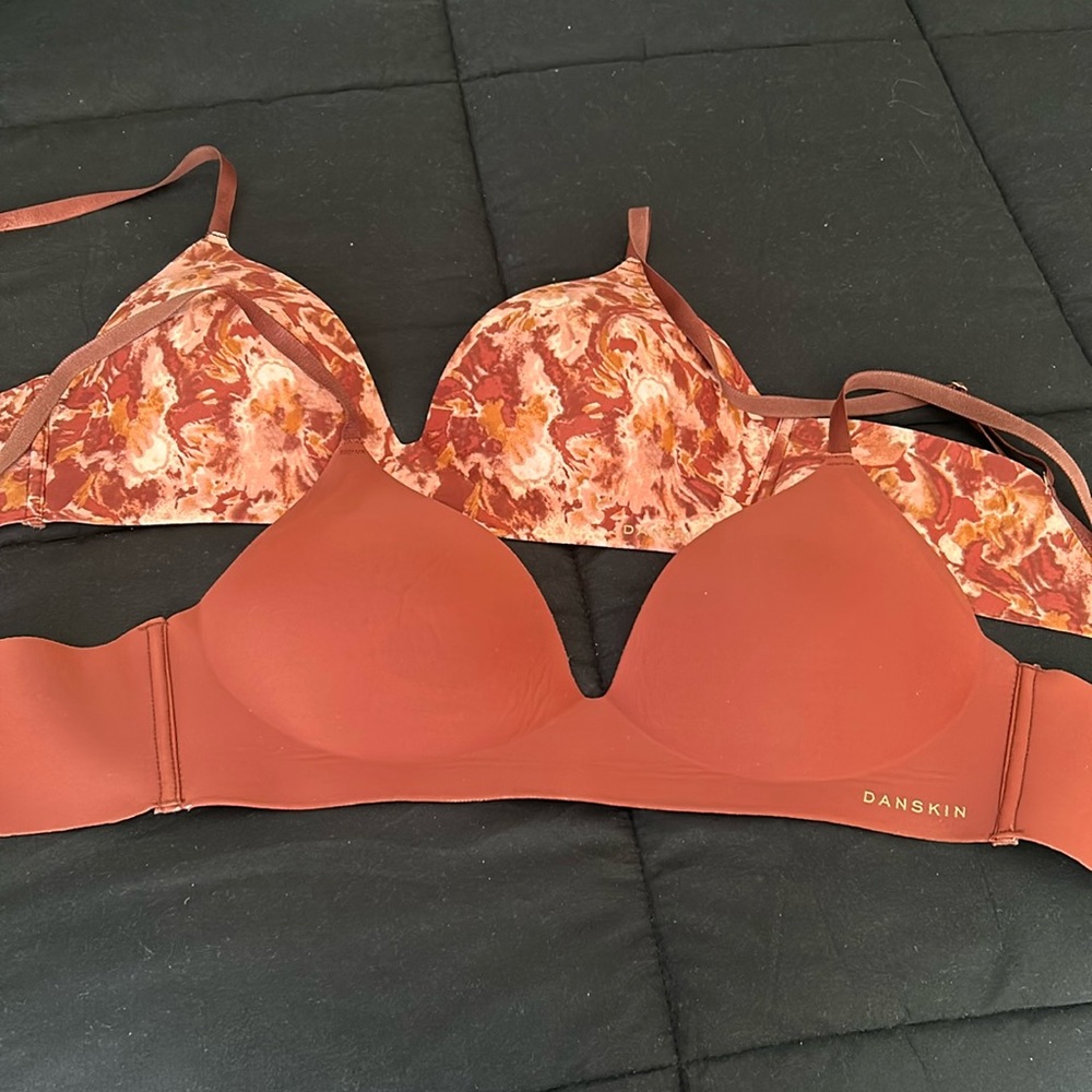 Danskin wireless bras size 34B